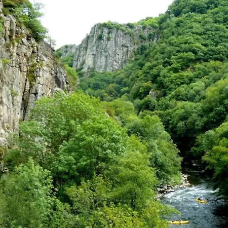 La Croix Des Landes Ou D'hote Avec Piscine A * Chouvigny