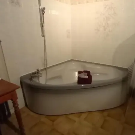 La Croix Des Landes Ou D'hote Avec Piscine A * Chouvigny